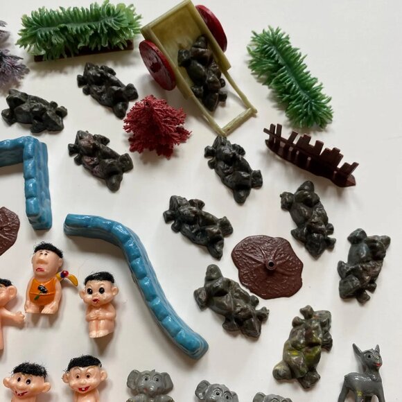 1965 Marx Troll Village Playset Pieces - LOTS of Figures! - Picture 9 of 9